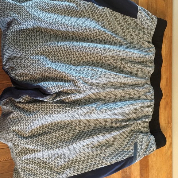 Lululemon XL shorts - Picture 2 of 3